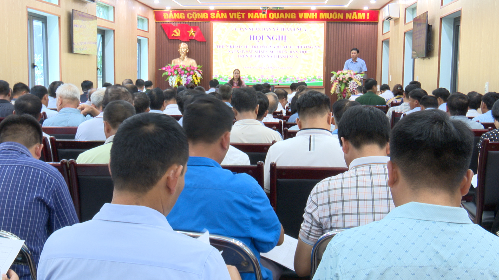 Xã Thanh Nưa tổ chức hội nghị lấy ý kiến vào phương án sáp nhập thôn, bản