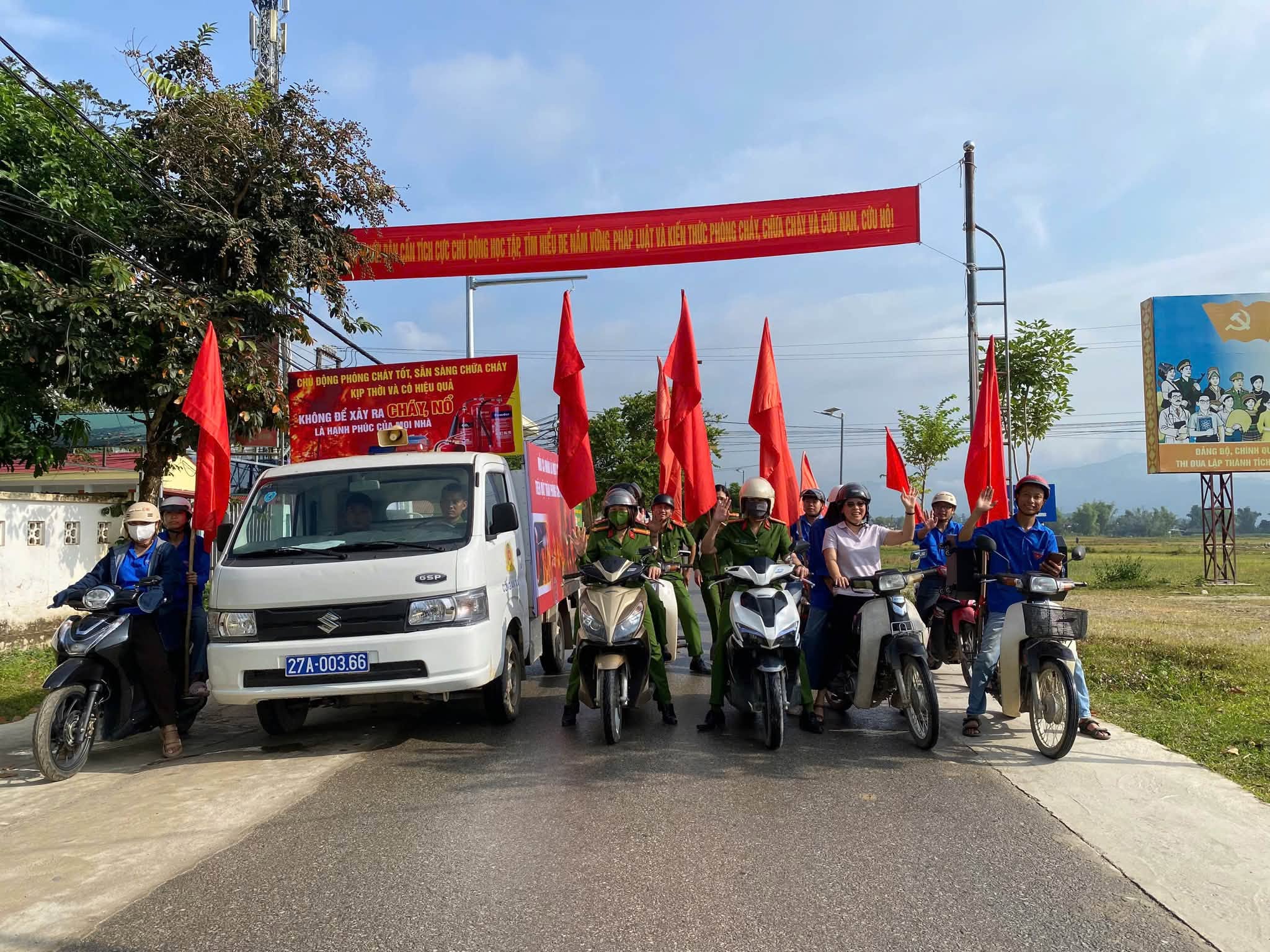 Thanh Nưa ra quân tuyên truyền hưởng ứng "ngày toàn dân phòng cháy, chữa cháy 04/10"