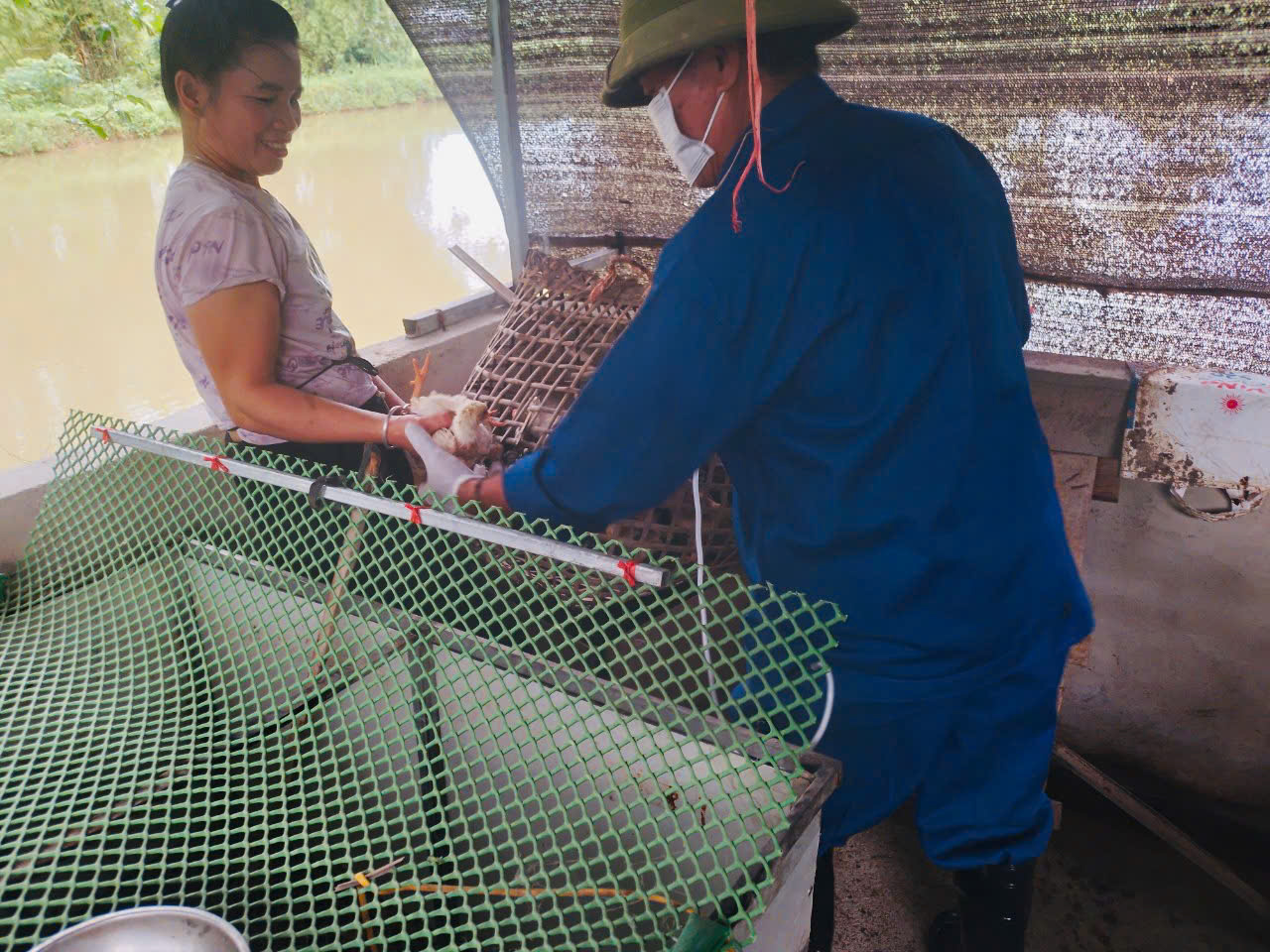 Xã Thanh Nưa triển khai hiệu quả công tác tiêm phòng Vắc xin cho gia súc, gia cầm đầu năm 2026